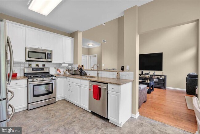 Foto del edificio - 1202 Champlain Dr
