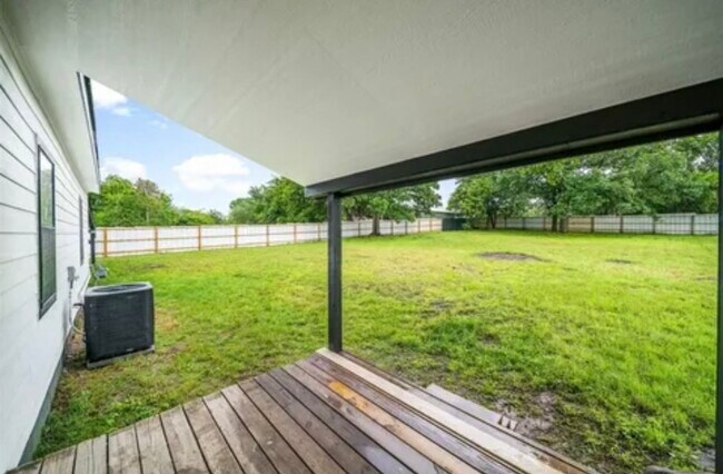 Building Photo - 6133 Frankoma Rd