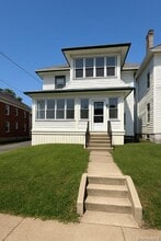 Building Photo - 102 ,Unit 1 Ave