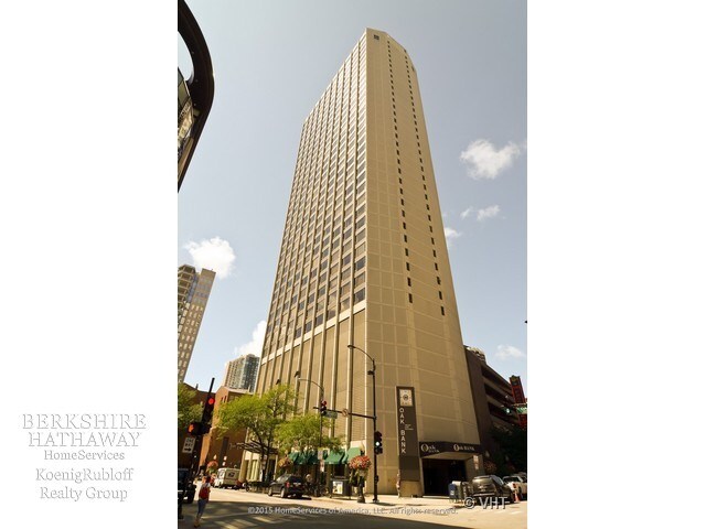 Foto principal - 2 E Oak St