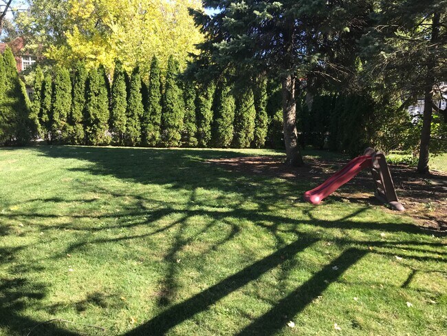 Building Photo - 6814 N Kilpatrick Ave