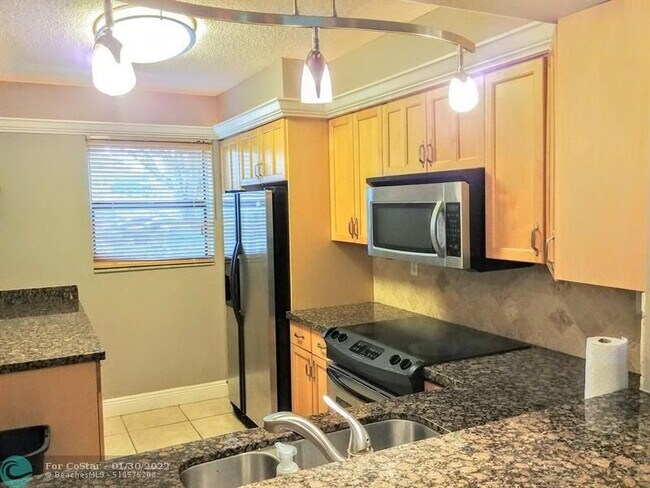 Building Photo - 3130 Millwood Terrace
