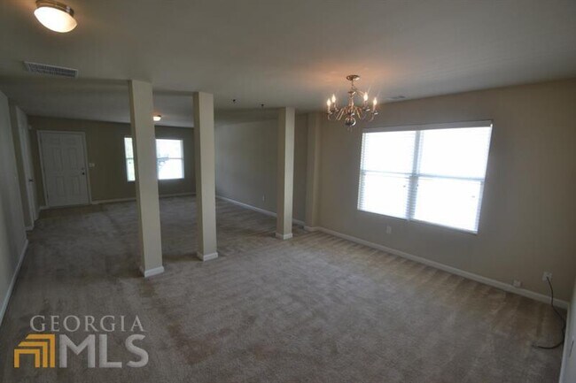 Foto del edificio - 30 Winged Foot Way SE