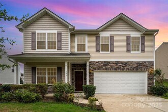 Building Photo - 493 Twelve Oaks Ln