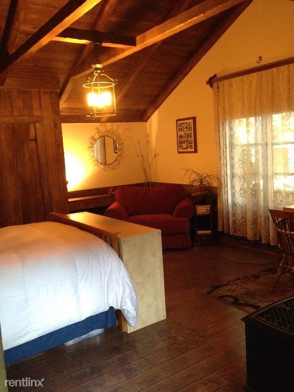 Building Photo - Studio, 1 bath Apartment - 1611A Carmel Dr