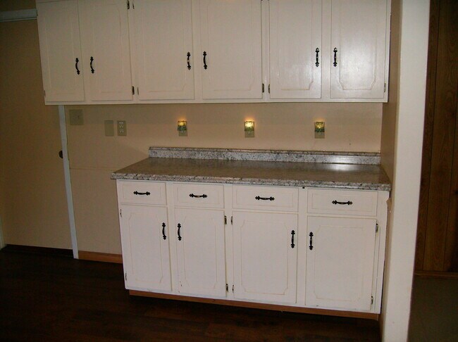 Foto del edificio - 237 N Murphy Rd