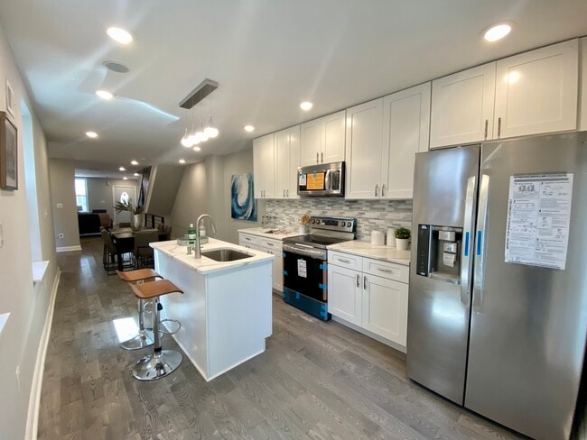 Foto del edificio - 5031 Ludlow St