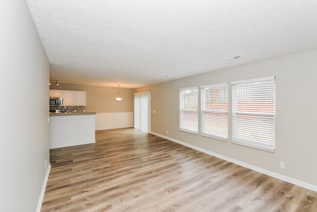 Foto del edificio - 3612 Crossbrooke Dr