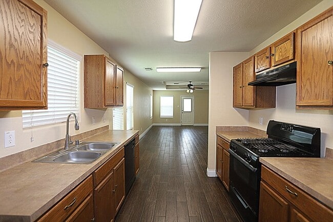 Building Photo - 10403 Hurst Hill Ln