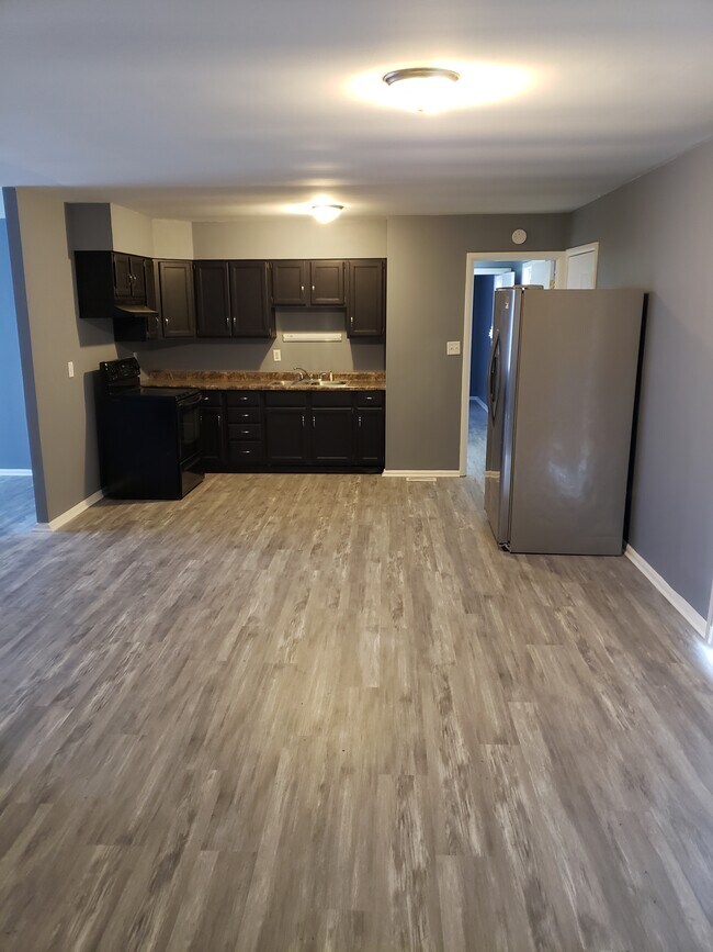Building Photo - 8109 Penway St