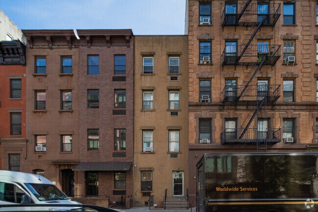 216 E 13th St New York, NY 10003 - 216 E 13th St