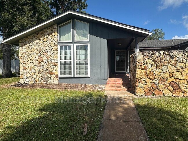 Foto del edificio - 105 Brierwood Dr