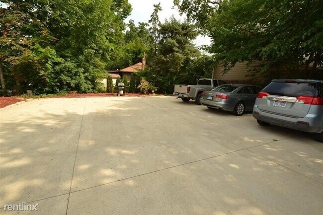 Building Photo - 2 br, 1 bath Apartment - 923 S 7th St #2 -...