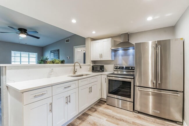 Foto del edificio - 5207 Montague Pl