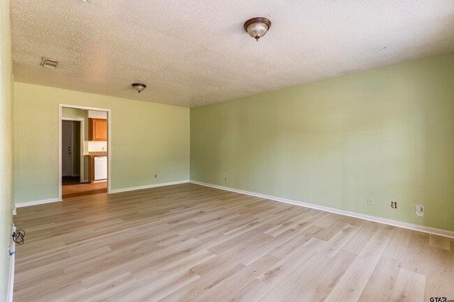 Building Photo - 309 Blake Dr