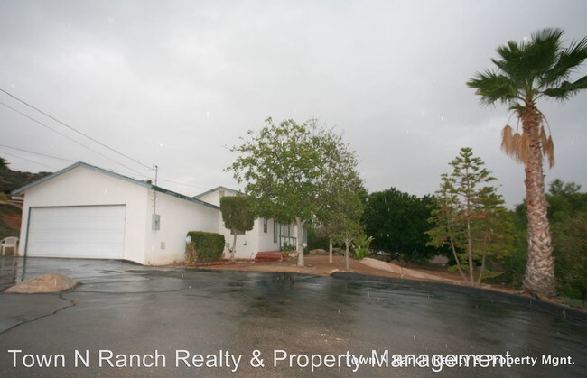 Building Photo - 11384 El Nopal