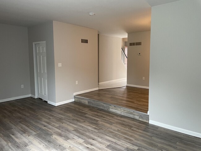 Building Photo - 2831 Sturbridge Ct