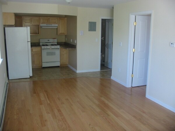 Primary Photo - 2358 Glebe Ave