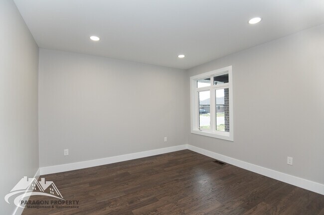 Building Photo - 30 Bordeaux Pl