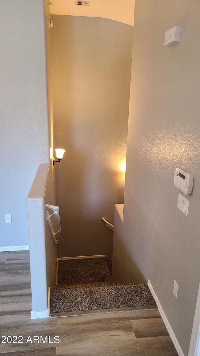 Foto del edificio - 413 N 168th Ln