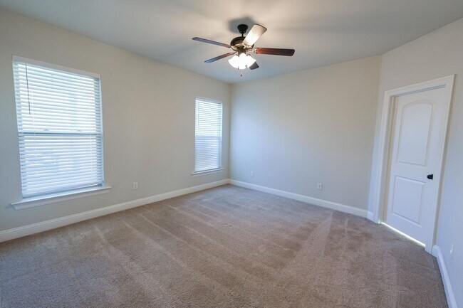 Building Photo - Beautiful 3 bedroom/2 bathroom in Willow Heights