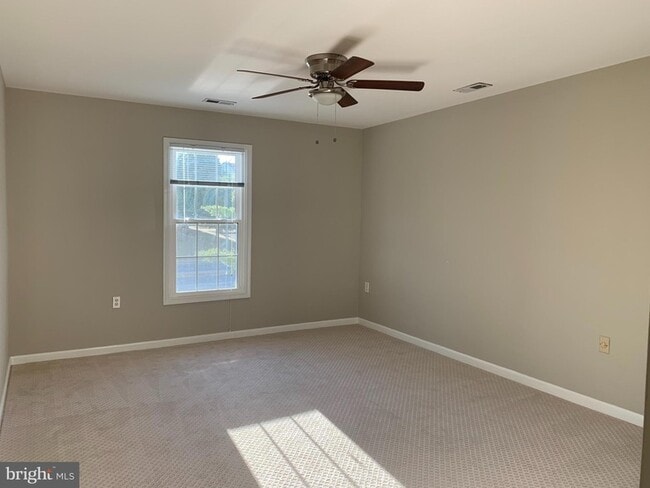 Building Photo - 7575 Belle Grae Dr
