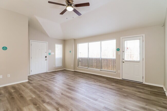 Building Photo - 10529 Towerwood Dr