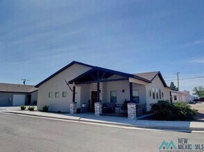 Building Photo - 707 Santa Fe Trl