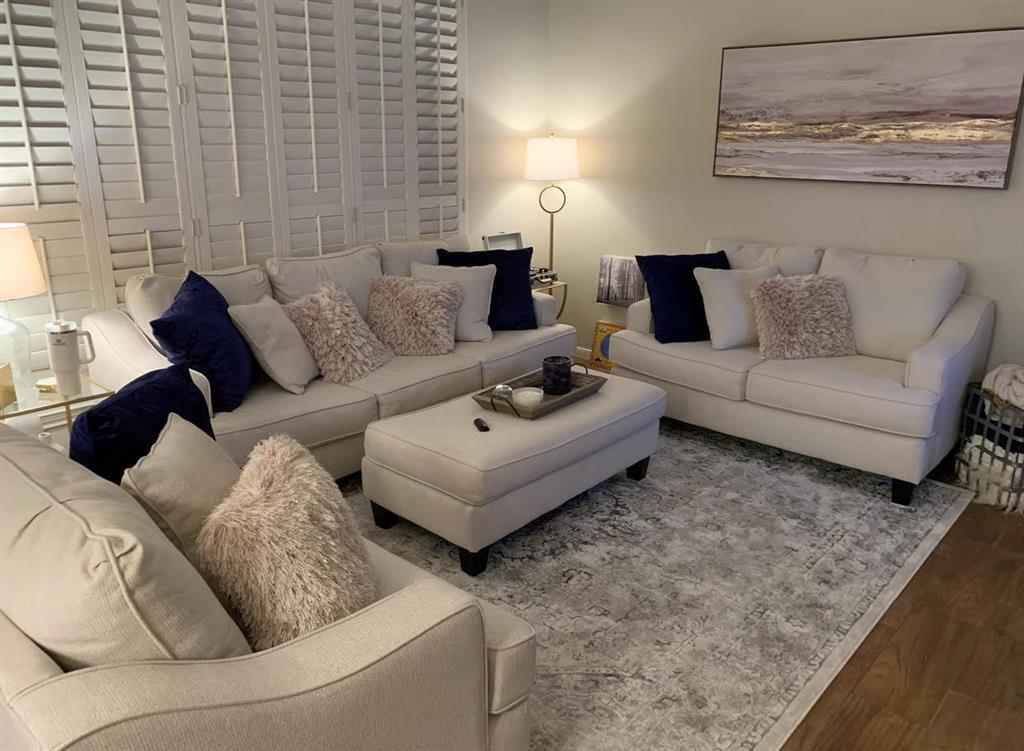 Foto principal - 725 Cedarwood Dr