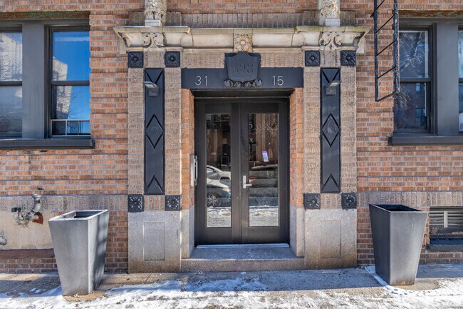 Entrada del edificio - 31-15 32nd St