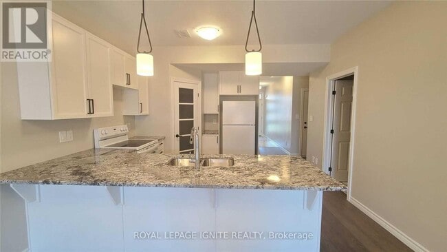 Building Photo - 98 Athabaska Dr