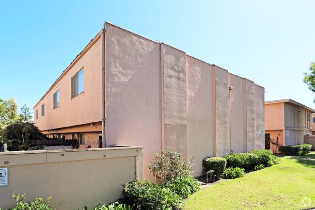 Building Photo - 14292 Village Way