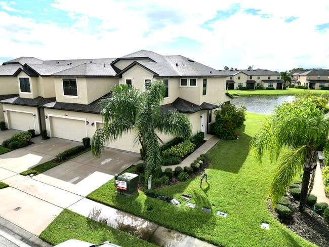 Foto del edificio - 2449 Seven Oaks Dr