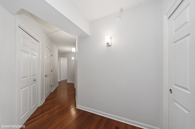 Building Photo - 750 Pearson St