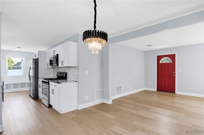 Foto del edificio - 28 Campus Dr W