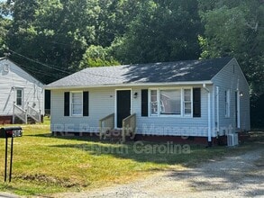 Building Photo - 504 Moore Dr