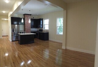 Building Photo - 34 Juniper St