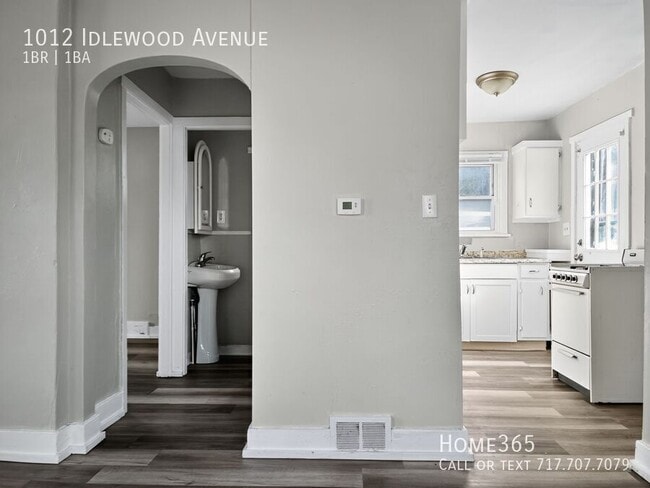 Building Photo - 1012 Idlewood Ave