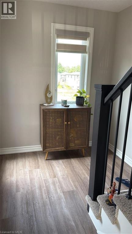 Photo du bâtiment - 261 Chapel Hill Dr