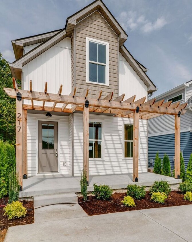 Primary Photo - Beautiful Newer Build in Madison!