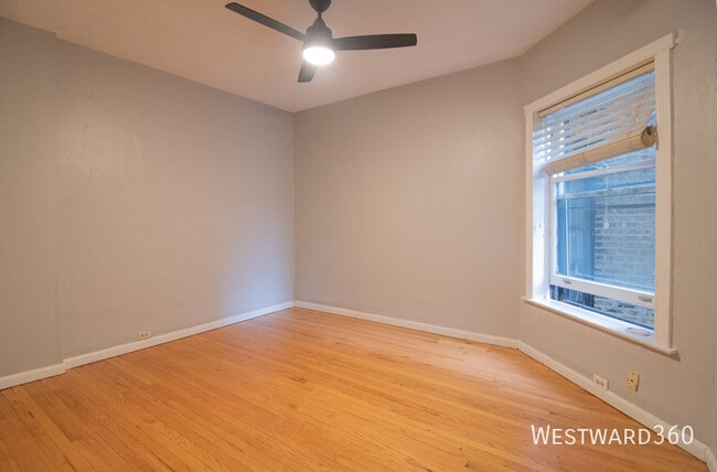 Foto del edificio - 844 W Lakeside Pl