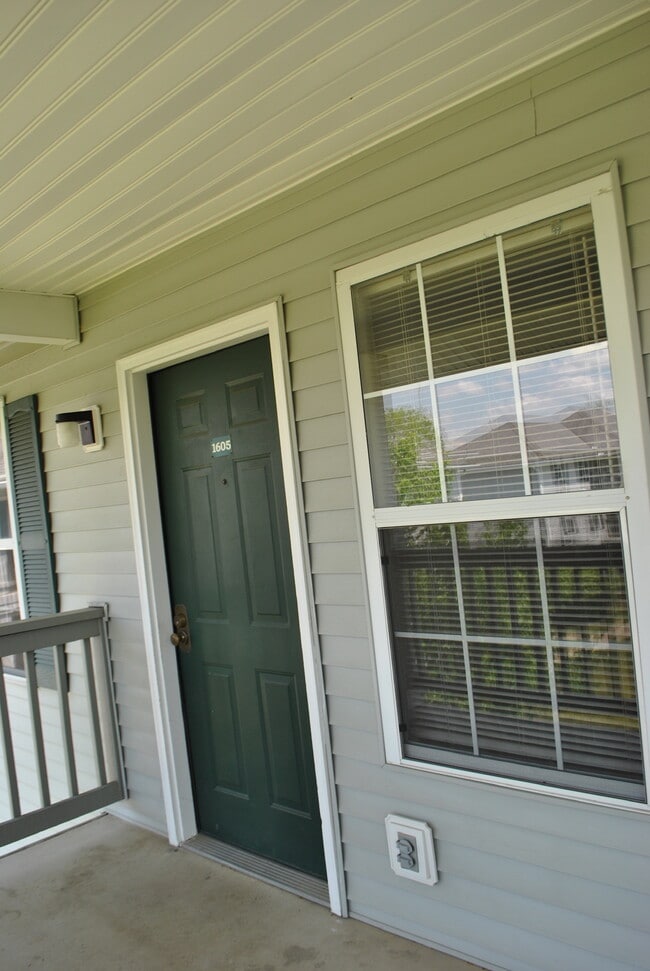 Building Photo - 15 S Shafer St