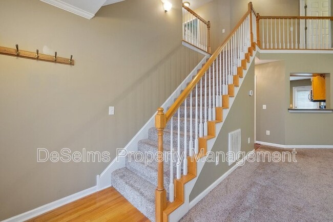 Building Photo - 7037 Mooreland Ct