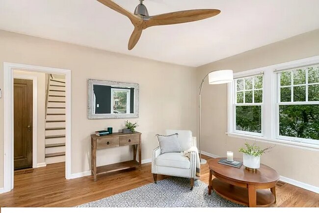 Foto del edificio - 917 W Magnolia St