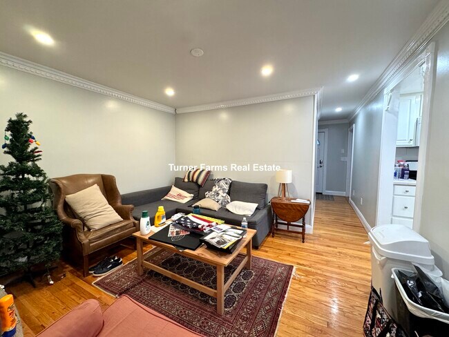Foto del edificio - 83 E Brookline St