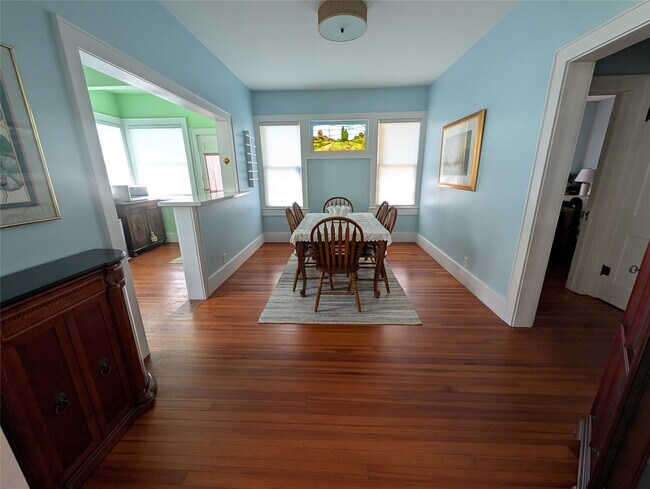 Building Photo - 4823 Fannin Dr