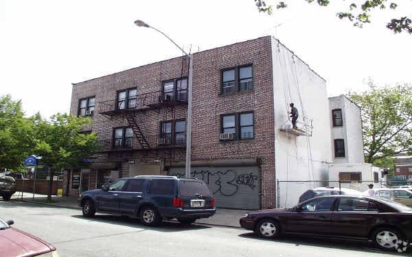 Primary Photo - 2164 Powell Ave