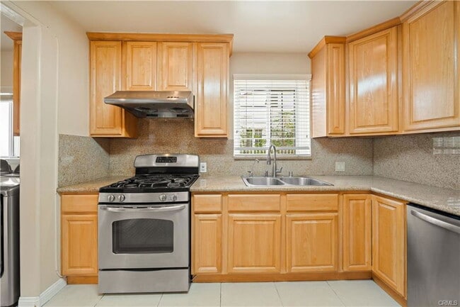 Building Photo - 9108 Hermosa Dr