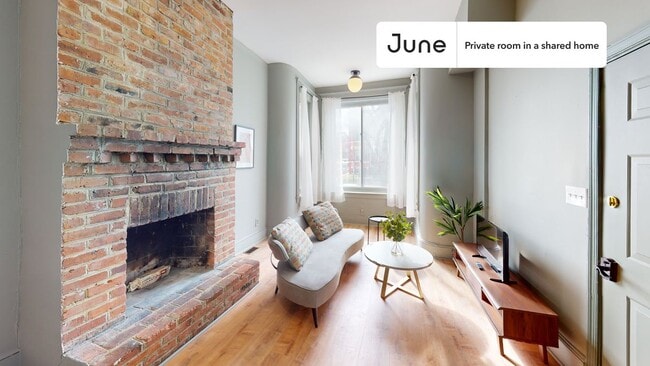 Building Photo - Room in Shared 5 bed/2 bath home in Columbia Heights