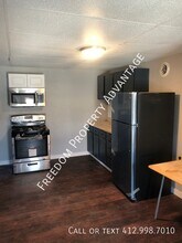 Building Photo - 129 S 17th St